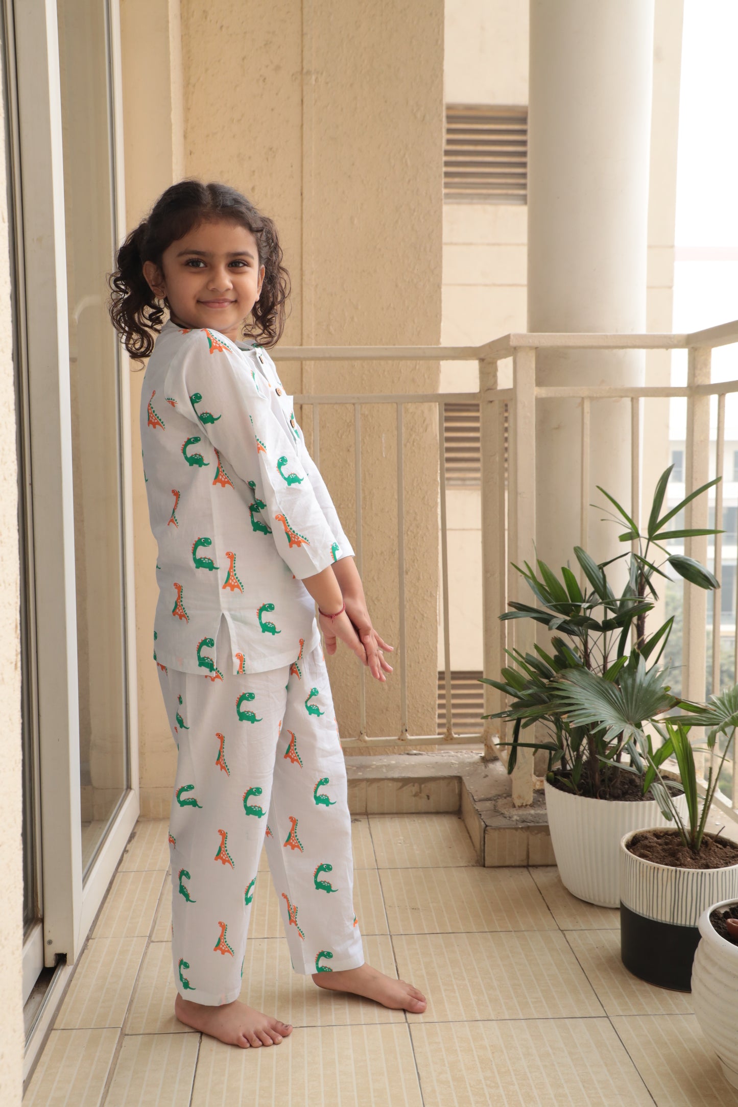 Dino dreams - Unisex kids pure cotton night suit