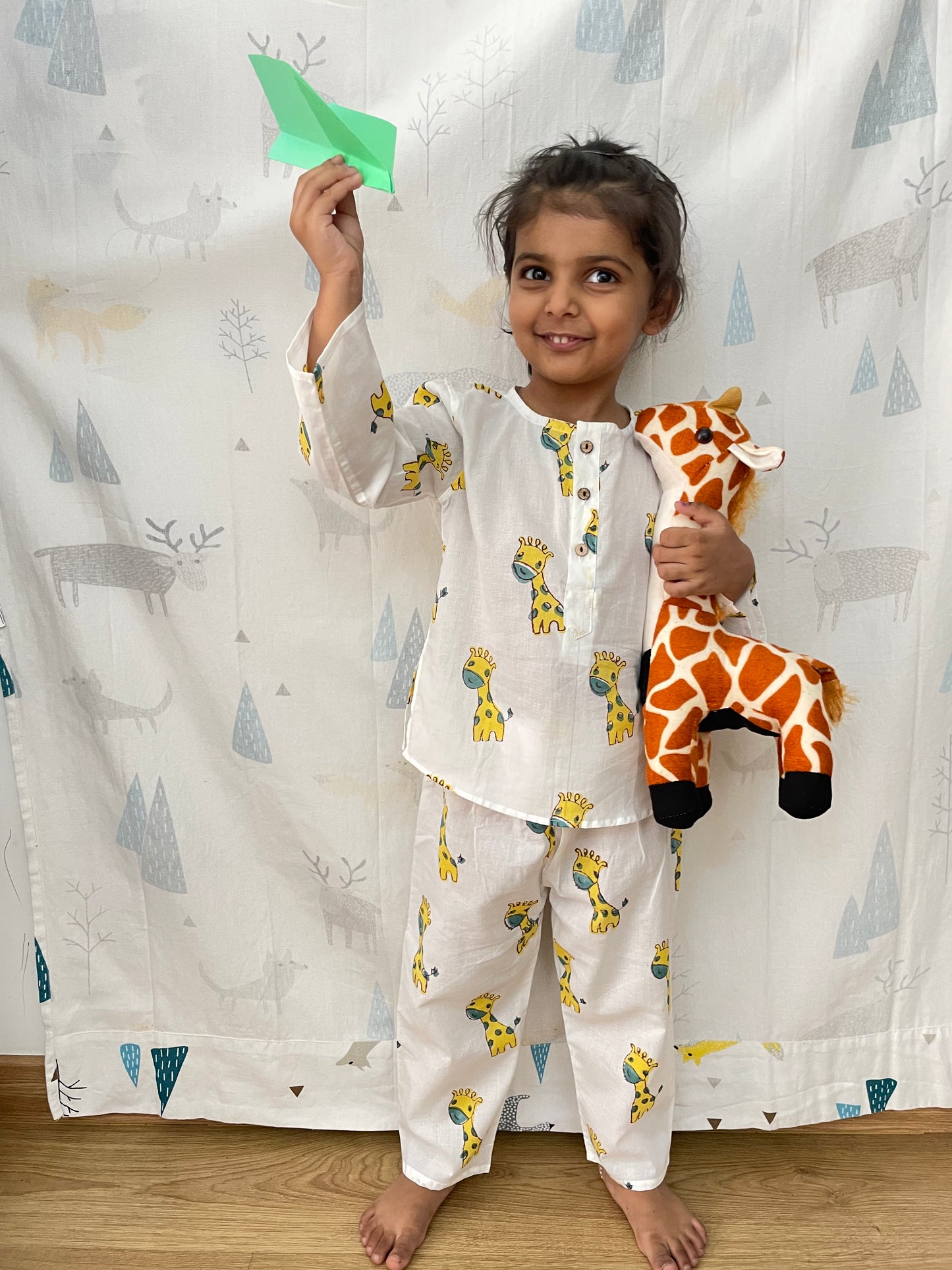 Dreamy Giraffes - Kids pure cotton night suit