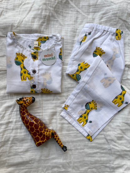 Dreamy Giraffes - Kids pure cotton night suit